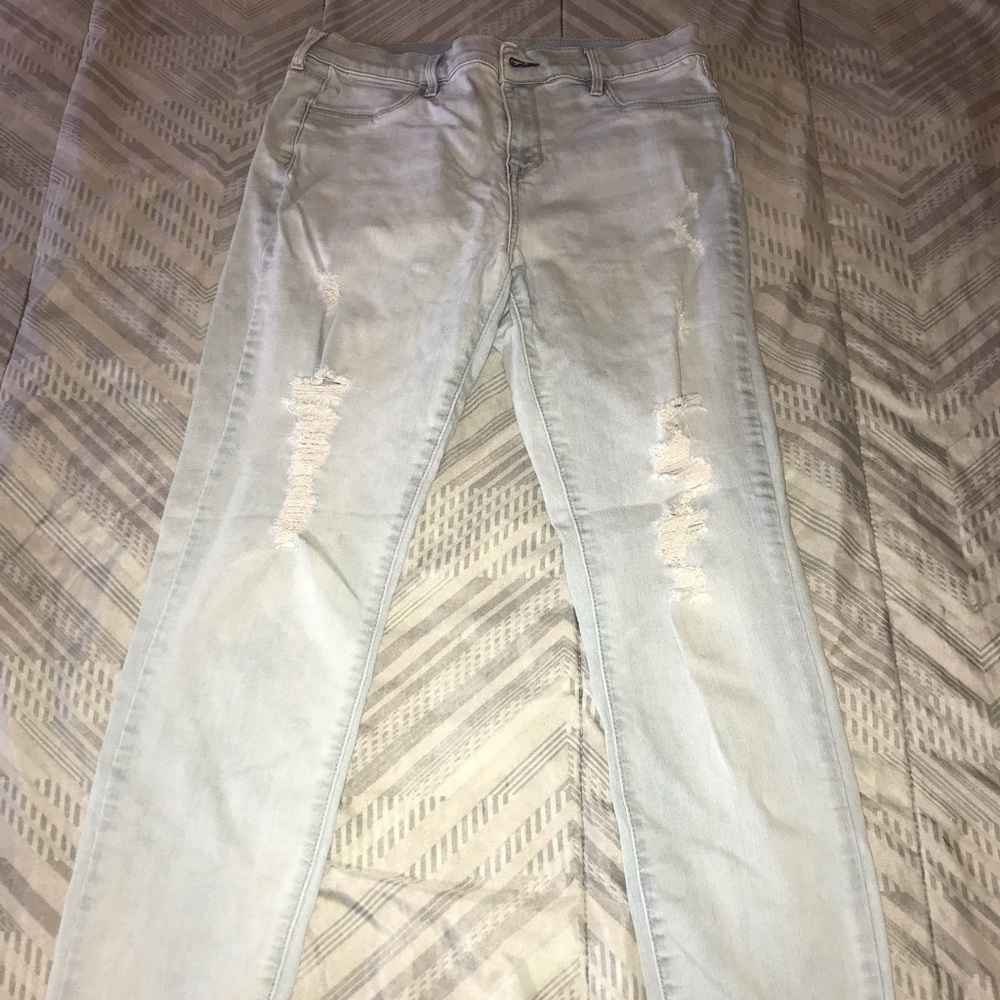 Light wash distressed jeans
